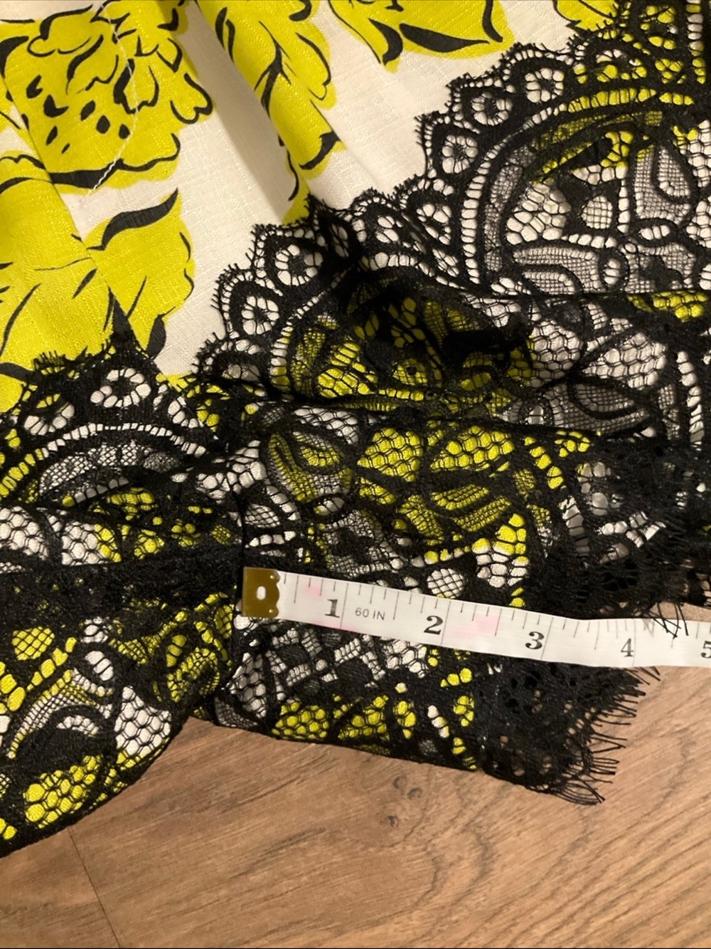 Le Superbe white, chartreuse floral lace trim high waisted shorts, S - Picture 8 of 9